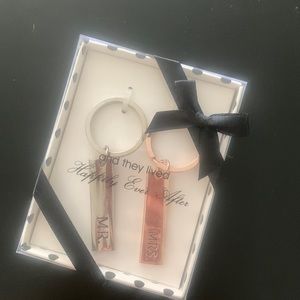 Mr & Mrs keychains